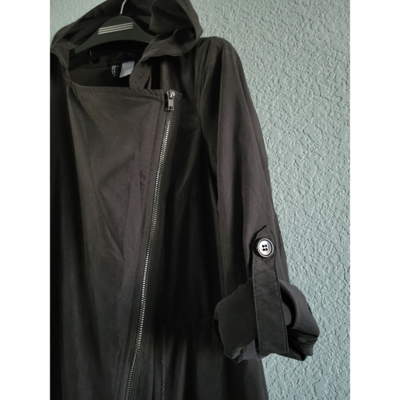 H&M (Divided) | Asymmetric Zip Hooded Jacket - Picture 6 of 11
